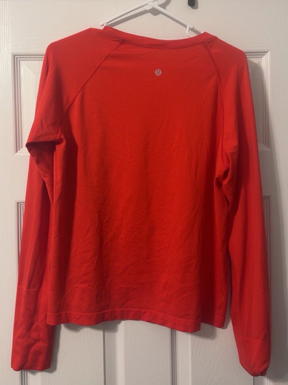 Lululemon Red Long Sleeve Athletic Workout Top Size 12/14 - Picture 2 of 3
